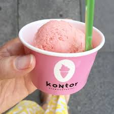 Best Sunday Treat Strawberry Rhubarb Ice Cream Kontor Kontoreismanufaktur Eis Icecream In 2020 Eismanufaktur Anna Instagram
