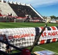 Asesinaron a un hincha de Chacarita en la tribuna en el ...