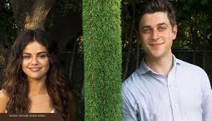 It seems like at first he's just trying to get on alex's new boyfriend's good side, but then mason breaks alex's heart, the rest of the family hates. Selena Gomez David Henrie Have A Storyline For Wizards Of Waverly Place Reunion