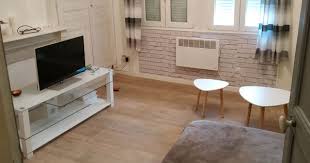 Airbnb Amiens Chez Meme En 2020 Airbnb Amiens Memes