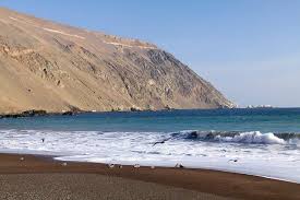 Hasta el lugar tuvo que recurrir personal de la policía de investigaciones de chile , para proteger el sector. Y Frente Al Mar Las Momias Chinchorro Ladera Sur