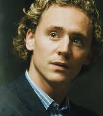 Tom Hiddleston Blonde Piles Of Perfect Blonde Curls Sigh So Beautiful Blonde Curly Hair Curly Hair Styles Tom Hiddleston