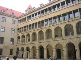 Die burg beinhaltet seit mehreren jahrzehnten das historische museum und die burg selbst hat sich zu einer der hauptsehenswürdigkeiten der stadt entwickelt. Bratislava Slowakei Burg Picture Of Bratislava Bratislava Region Tripadvisor