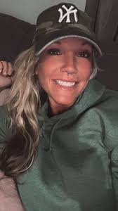 Julie Winner's Instagram, Twitter & Facebook