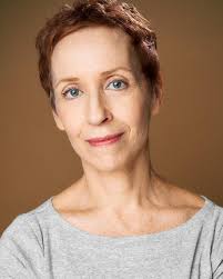 Kelly Lester's Instagram, Twitter & Facebook