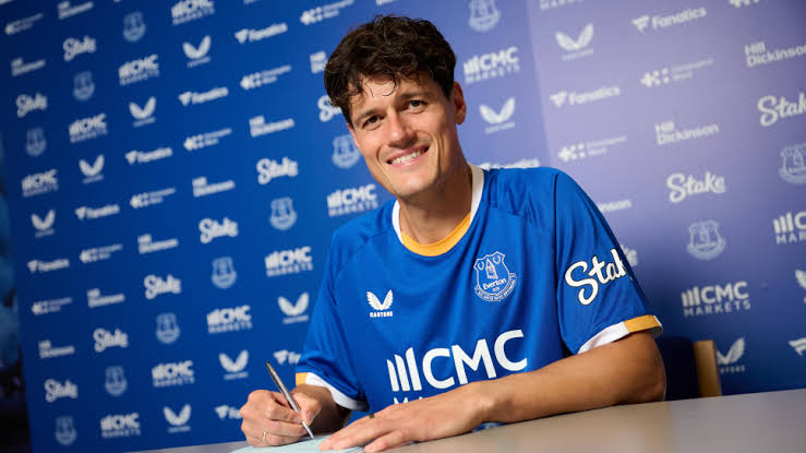 Everton news: Christian Norgaard signs for Toffees - BBC Sport