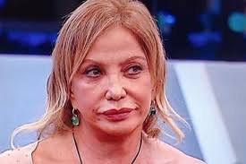 Notizie, foto e video su simona izzo, tutti gli aggiornamenti dal corriere adriatico. Simona Izzo Gesto Che Spiazza Blocca La Sua Macchina In Mezzo Al Grande Raccordo Anulare Scende E Dice Sono Il Web Impazzisce Baritalia News