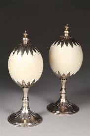 Paire D 39 Oeufs D 39 Autruche Montes Sur Des Socles En Argent Travail Espagnol Xxe Siecle Felures H 31 Cm Poi Oeuf Autruche Art D Oeuf Autruches