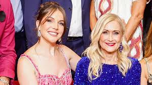 INÉS HERNAND CRÍTICAS CIFUENTES | Inés Hernand adelanta por la derecha con  su inesperada relación con Cristina Cifuentes