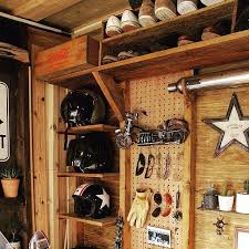 壁 天井 サイレンサー ブリキのバイクオブジェ 星 ヘルメット棚 などのインテリア実例 2016 02 24 22 35 00 roomclip ルームクリップ インテリア 収納 インテリア ガレージスタジオ