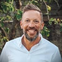 Ian Whelan's Instagram, Twitter & Facebook