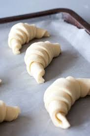 Croissants Maison Pate Levee Feuilletee En 2020 Pate Levee Feuilletee Recette Croissant Facile Croissants Maison
