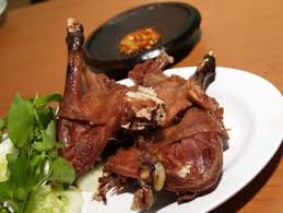 Menu lauk pauk ayam opor enak dengan racikan bumbu dapur sederhana. Download Gambar Ayam Goreng Sambal Terasi Gambar Makanan