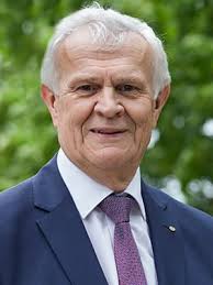 Hindamissüsteemi nüüdisajastamine. Koolijuhi hinnangul võiks  lõputunnistusel osaliselt hinnete nõudest loobuda : Õpetajate Leht