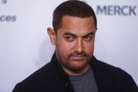 Sonunda evlere senlik bir sekilde kabul etme hikayesi filmde oynamayi, kendiliginden bir bollywood filmi tadindadir. Bollywood Star Aamir Khan Faces Religious Backlash Time