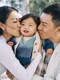 3/1 推出】小編實測熱爆YSL 糖果唇膏～ 一抹融化少女心💕！ 立即入手✨：https://bit.ly/3qluf6V 美妝控SIS  一定對YSL 經常斷貨嘅人氣有色潤唇膏💄唔陌生嫁喇～今次小編就率先試用嚟緊