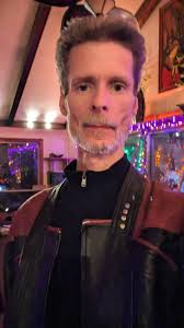 Update 11/22. Updating this post because I have a question about Disco.  I've made it to S2E4 by now, but I'm curious. Is Saru an actor wearing  prosthetics or a CGI? I