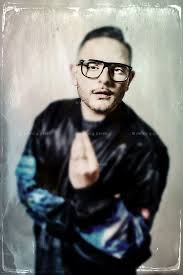 Rocco hunt, nome d'arte di rocco pagliarulo, in precedenza conosciuto anche come hunt mc (salerno, 21 novembre 1994), è un rapper italiano. Rocco Hunt Stefano Giulio Pavesi