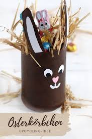 Größere kinder dürfen die gleichen techniken an ausgeblasenen echten eiern ausprobieren. Upcycling Idee Osterkorbchen Basteln Aus Pet Flasche Lavendelblog Osterkorbchen Basteln Ostergeschenke Basteln Fur Eltern Osternest Basteln