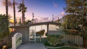 We have 186 homeowner reviews of top bakersfield landscaping companies. 2323 E St Bakersfield Ca 93301 Office Property For Sale Mid Century Modern Office
