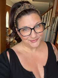 Bronze girl mega 117 colour eye shadows & blush highlighter bronzer Glitter  pigment shimmer all in one pallet is just wonderful