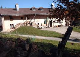 Camping A La Ferme La Dalue A Bellecombe Avec Piscine Jura Tourisme