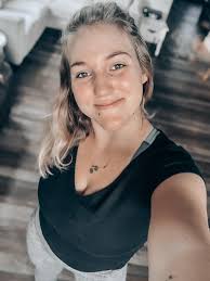 ✨House Of Shine Sweaty Selfie! ✨ We showed up strong today in our Wednesday  Workout! 🤘🏻 We shredded that 30 min 70's Rock Run & 10 min HIIT Cardio!  How are you