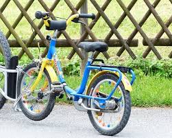Kind 10 Fahrt Fahrrad Ohne Helm Und Verletzt Sich Schwer