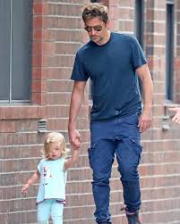 The new couple's first sighting comes four months after his estranged wife kim kardashian filed for divorce following almost. Irina Shayk Brasil Auf Twitter Bradley Cooper Com A Lea De Seine Passeando Em Nova York 02 De Outubro