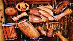 Pengertian dari alat musik pukul adalah sebuah alat musik yang menghasilkan suara saat alat musik tersebut dipukul atau di tabuh. Berbagai Jenis Nama Alat Musik Pukul Yang Harus Kamu Ketahui