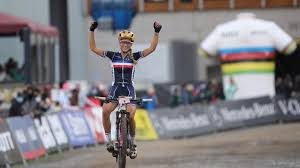 Aquarians are extroverted, friendly, and great listeners and friendship is the key component of a romantic relationship with an aquarian. Pauline Ferrand Prevot Decroche Un Nouveau Titre Mondial En Vtt