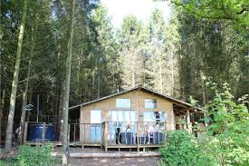 We make it easy for you to find stunning log cabin holiday accommodation with hot tubs in the uk. 14 Fab Log Cabins And Lodges With Hot Tubs Yorkshire Yorkshire Wonders