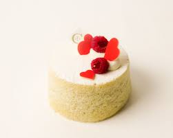 L Angel Cake Special Saint Valentin Au Chocolat Blanc Et Fruits Rouges