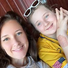 Kathleen Bratcher's Instagram, Twitter & Facebook