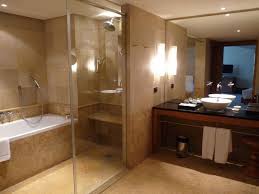 Informieren sie sich hier über unsere badausstellung und vereinbaren gleich einen termin zur. Grosszugiges Badezimmer Aufnahme Von Park Hyatt Hamburg Tripadvisor