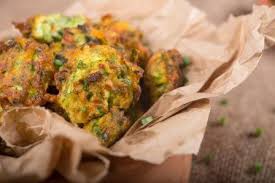 Se serveste cu garnituri diferite, ca orice alte chiftele: ReÈ›ete De Chiftele De Legume La Cuptor