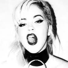 Autumn Dowling's Instagram, Twitter & Facebook