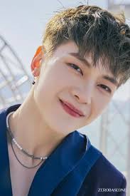 SEOK MATTHEW GLOBAL auf X: „[OFFICIAL] 240424 MATTHEW “SWEAT” MV behind the  scene via Naver 🔗: https://t.co/iya6IgOCfl #SEOKMATTHEW #석매튜 #ソクマシュー #石友铉  https://t.co/WSnJ1UXVaD“