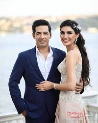 Önce sedat peker'in eşi özge peker'den söz edelim. Esi