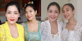 Sekarang bukan waktu yang tepat kemba. Senangnya Happy Salma Lihat Lulu Tobing Menikah Sekarang Bisa Double Date Kapanlagi Com