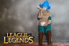 Rumble activates his flamethrower for 3 seconds, gaining 20 heat and dealing magic damage every 0. Rumble Cosplay Leaguememe