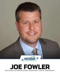 Lisa Bascom (@lmichelle88)