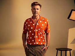Gary barlow, né le 20 janvier 1971 à frodsham, dans le cheshire en angleterre, est un chanteur compositeur et membre du groupe pop take that. Gary Barlow Bei Amazon Music
