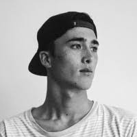 Dan Vicary's Instagram, Twitter & Facebook