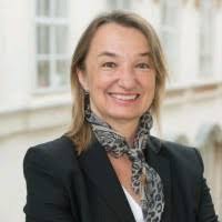 1100+ perfiles de «Bernadette»