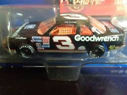 The victory came almost exactly four years to the day after his last trip to victory lane in a cup race. 1 64 Nascar Winner S Circle Dale Earhardt 1989 Gm Goodwrench Chevrolet Lumina Sport Touring Cars