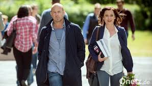 A gripping escape plan provides the narrative spine to the tunnel, an exciting cold war story. Medien Herzschmerz Mit Heino Ferch Onetz