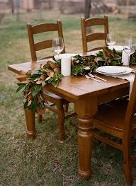 Organic Inspired Diy Magnolia Leaf Table Runner 1 Weddingomania Magnolia Leaf Garland Magnolia Leaves Centerpiece Magnolia Garland