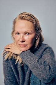 Carissa Garrett's Instagram, Twitter & Facebook