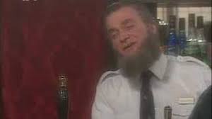 Harry Enfield-Les The Barman